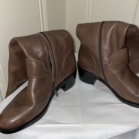 Coach Cecelia Dress Boots New never worn - Picture 10 of 11